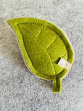 Lade das Bild in den Galerie-Viewer, Grabbeigabe - Trosttäschchen Blatt