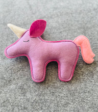 Lade das Bild in den Galerie-Viewer, Trauergeschenk - Trosttier Einhorn