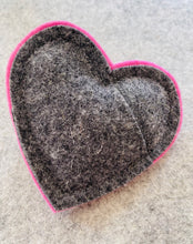 Lade das Bild in den Galerie-Viewer, Grabbeigabe - Trosttäschchen Herz