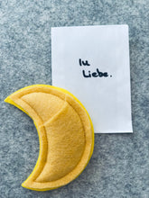Lade das Bild in den Galerie-Viewer, Grabbeigabe - Trosttäschchen Mond