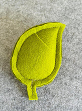 Lade das Bild in den Galerie-Viewer, Grabbeigabe - Trosttäschchen Blatt