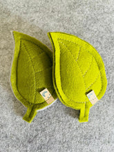 Lade das Bild in den Galerie-Viewer, Grabbeigabe - Trosttäschchen Blatt