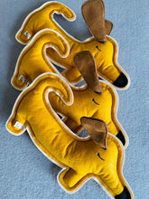 Lade das Bild in den Galerie-Viewer, Trauergeschenk - Trosttier Hund