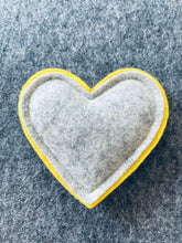 Lade das Bild in den Galerie-Viewer, Grabbeigabe - Trosttäschchen Herz
