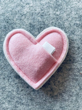 Lade das Bild in den Galerie-Viewer, Grabbeigabe - Trosttäschchen Herz