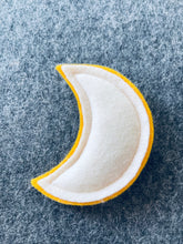 Lade das Bild in den Galerie-Viewer, Grabbeigabe - Trosttäschchen Mond